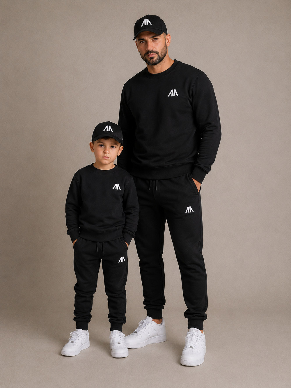 Vader + Zoon Tracksuit – Zwart
