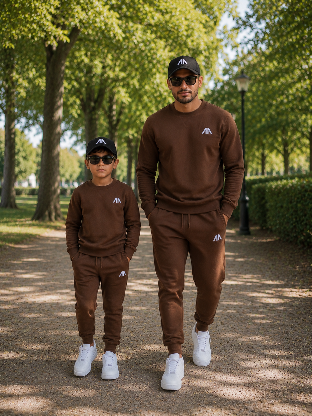 Vader + Zoon Tracksuit – Bruin