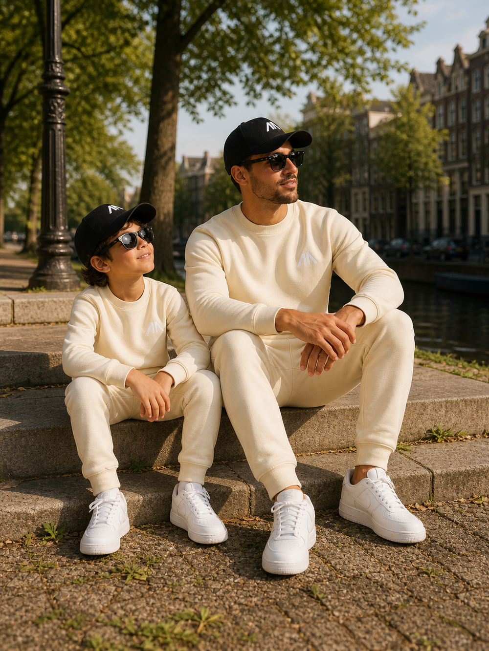 Vader + Zoon Tracksuit – Licht Geel