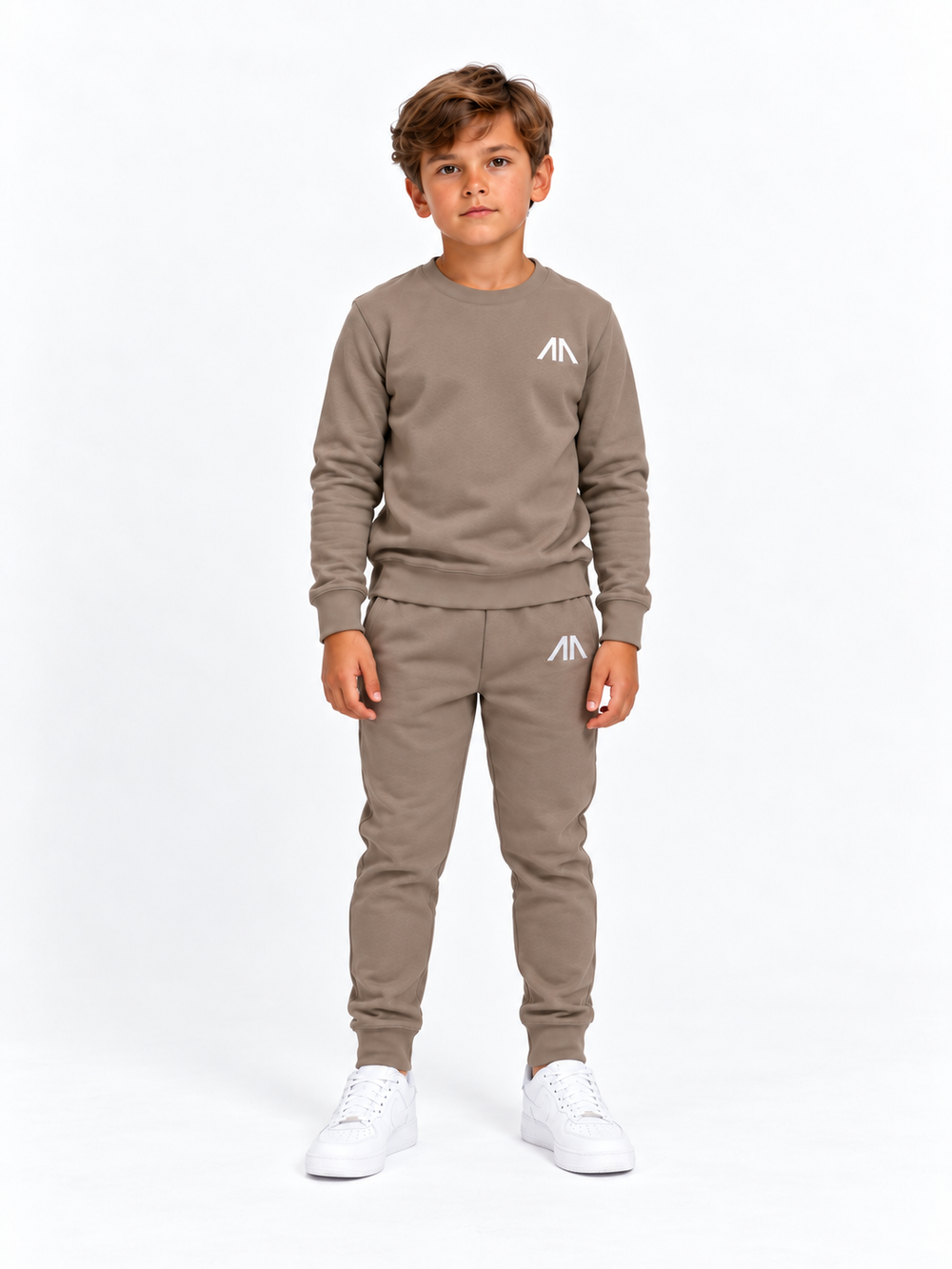 Kinder trainingspak taupe, voorkant