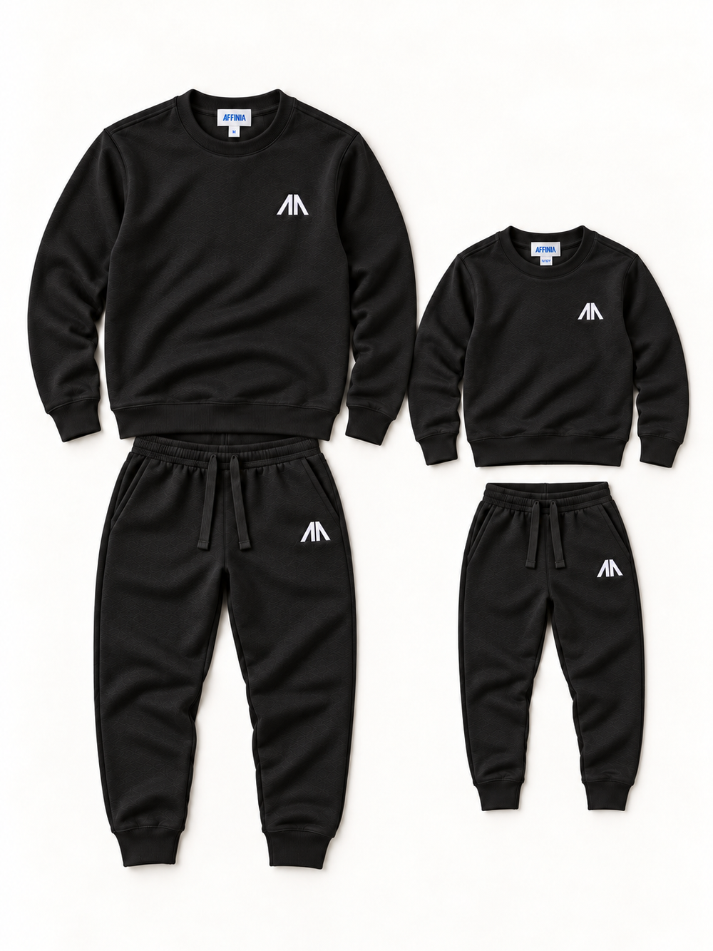 Flat lay heren- en kindertrainingspak zwart